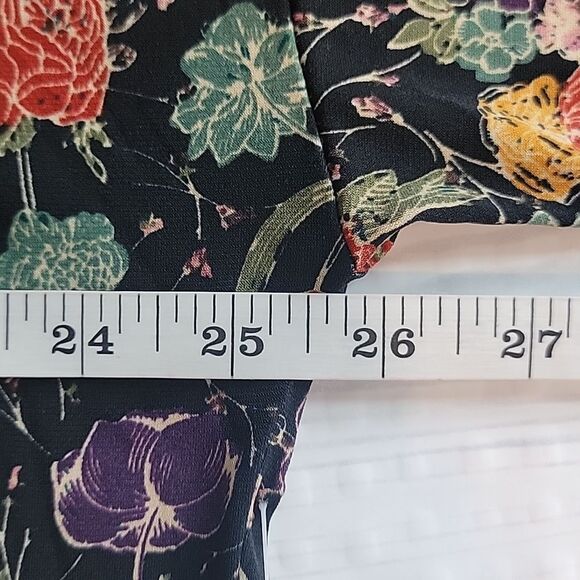LulaRoe NWT floral print tunic top for women Size S ( runs big ) - Picture 12 of 13